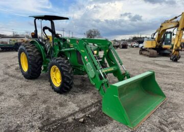 2015 John Deere 5085M 4WD Utility Farm Tractor H260 Loader PTO 3-Point