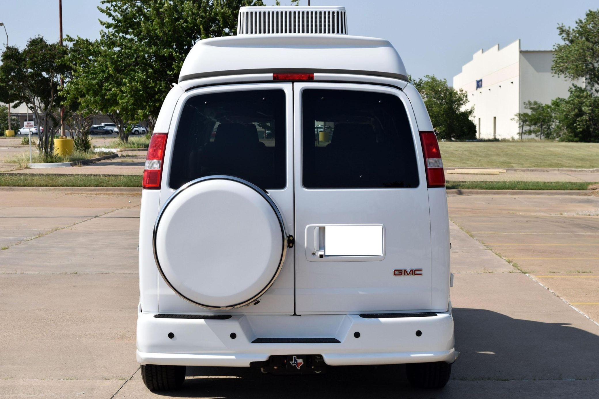 2015 GMC Savana G2500 Explorer Limited SE - Image 4