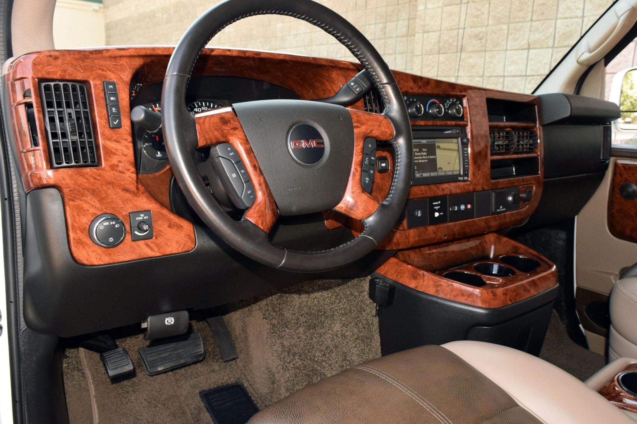 2015 GMC Savana G2500 Explorer Limited SE - Image 26