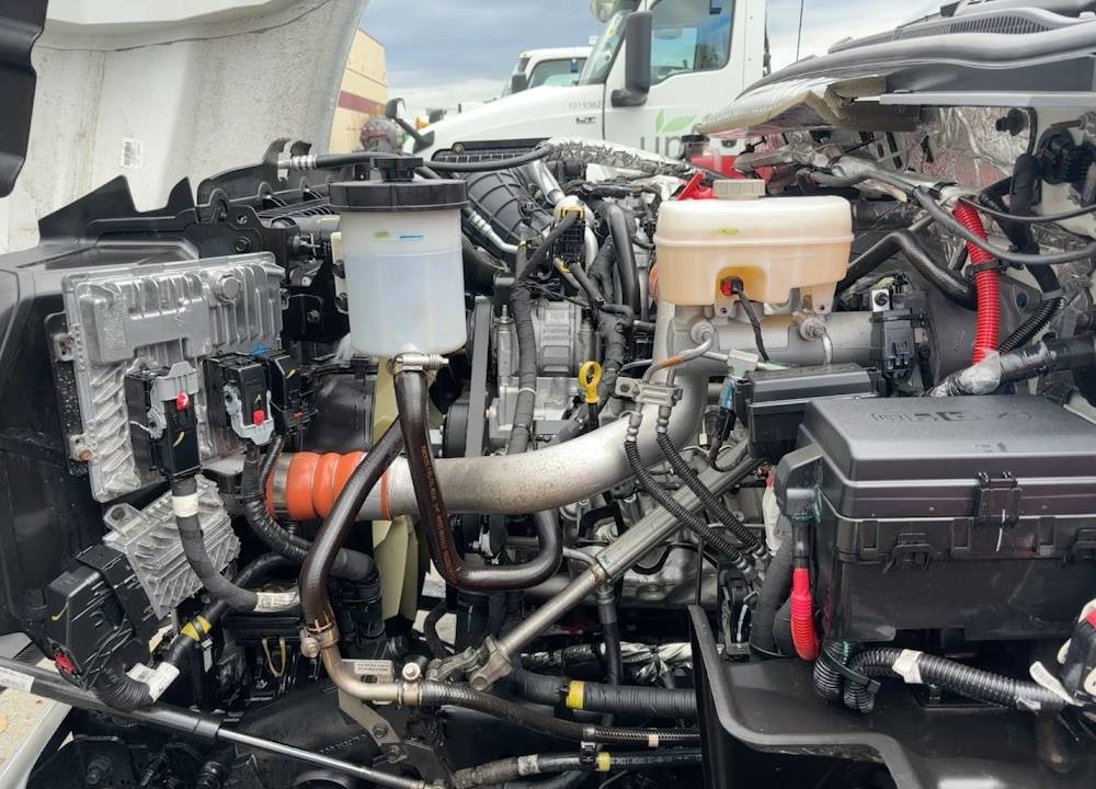 2023 International CV515 12' Flatbed Truck 6.6L - Image 21