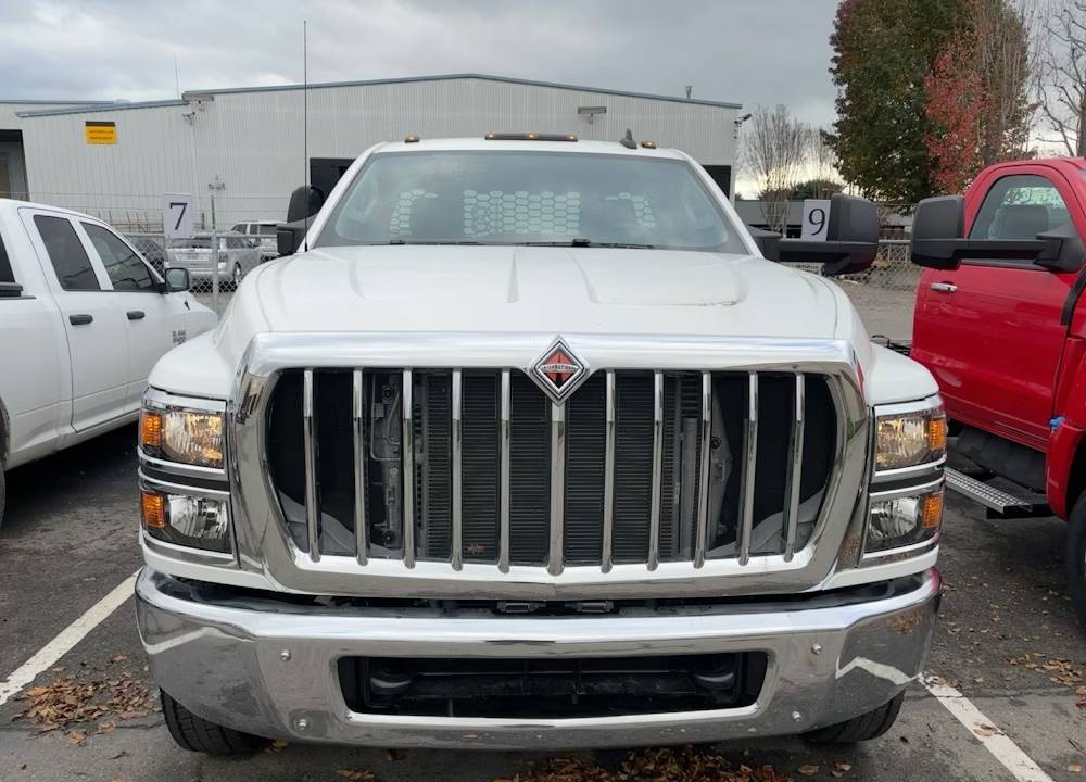 2023 International CV515 12' Flatbed Truck 6.6L - Image 7