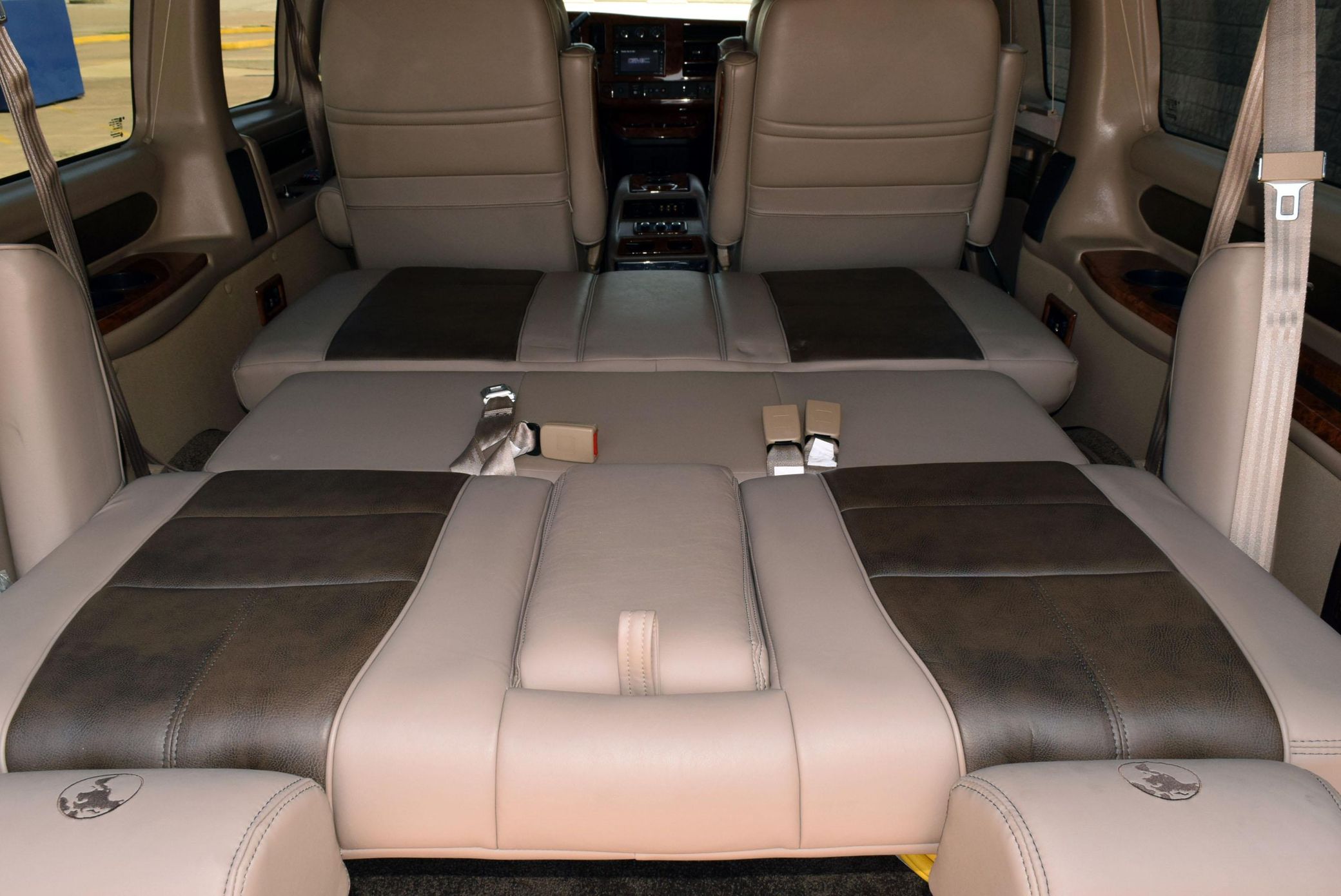 2015 GMC Savana G2500 Explorer Limited SE - Image 29