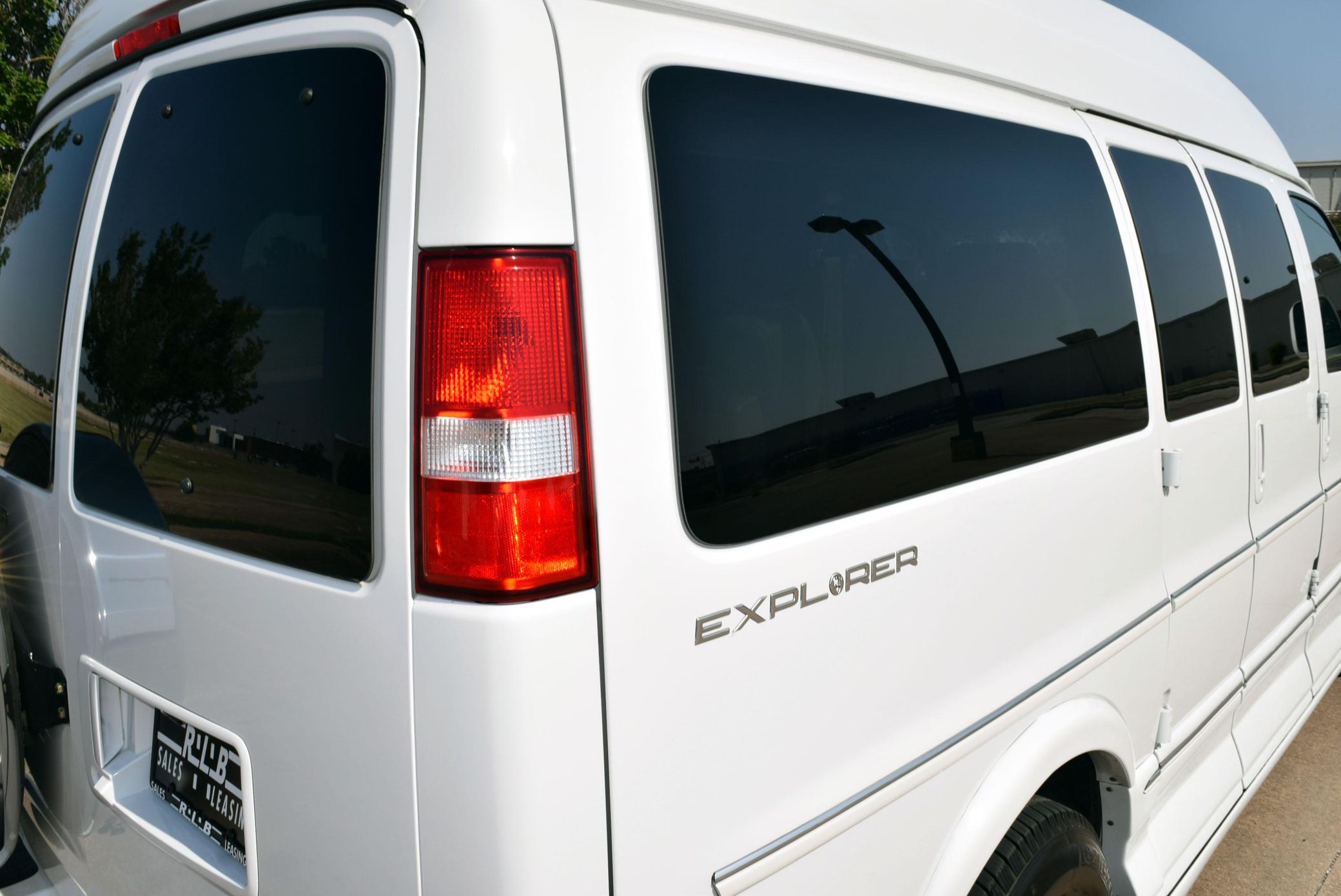 2015 GMC Savana G2500 Explorer Limited SE - Image 41