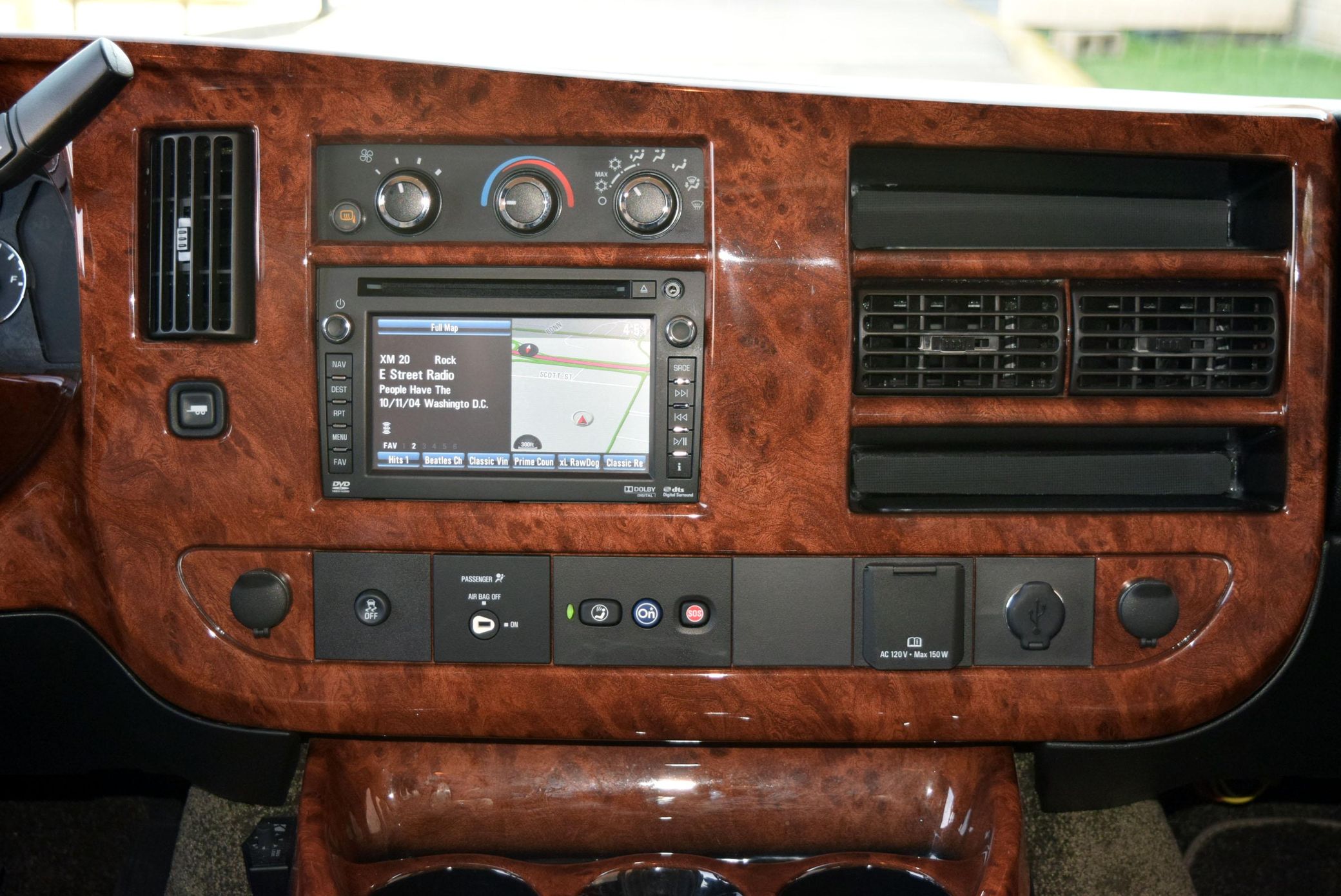 2015 GMC Savana G2500 Explorer Limited SE - Image 40