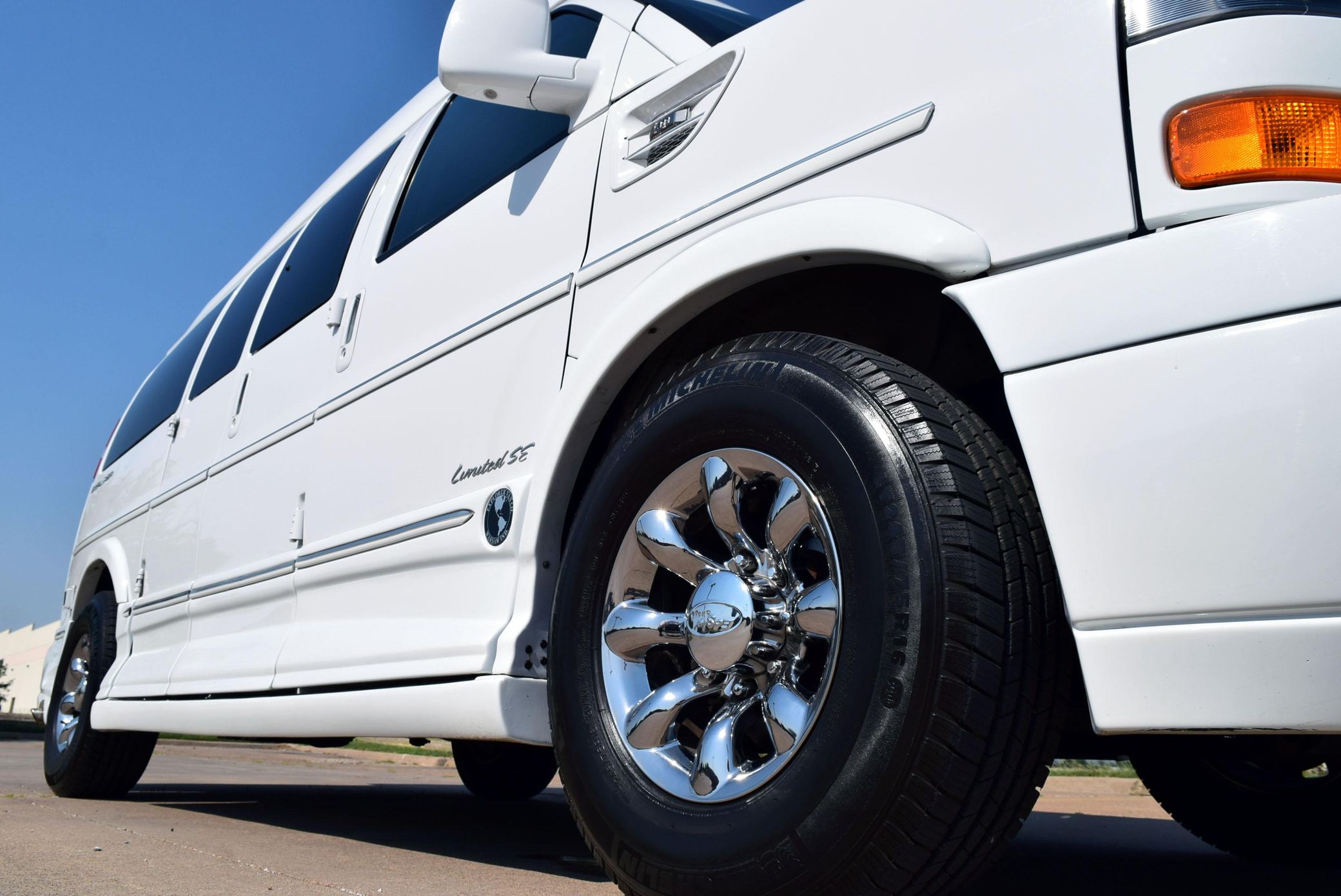 2015 GMC Savana G2500 Explorer Limited SE - Image 14