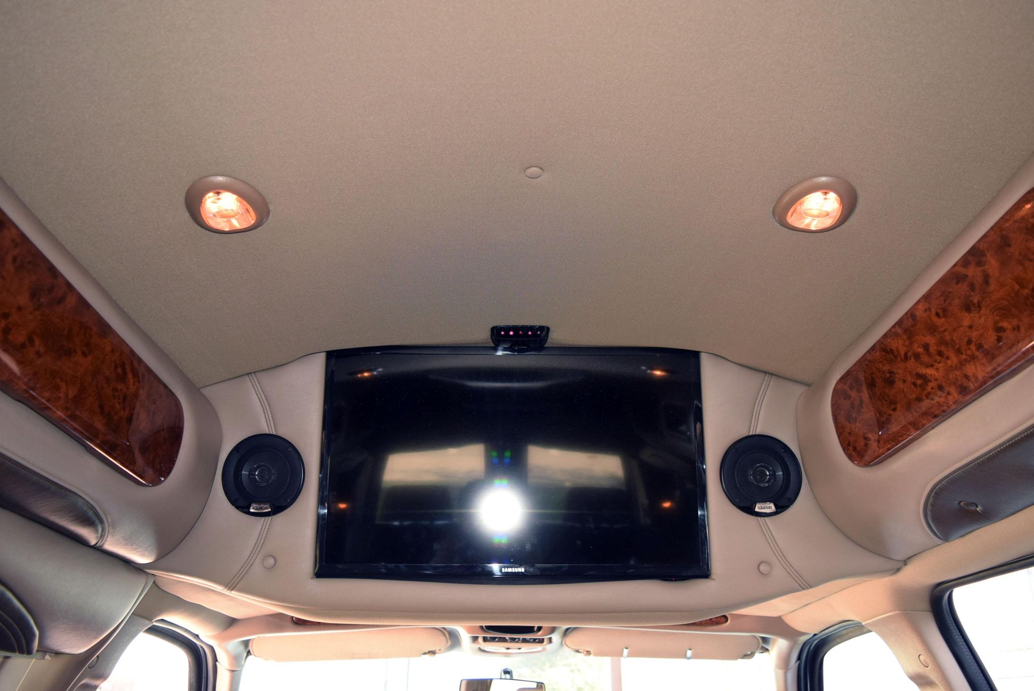 2015 GMC Savana G2500 Explorer Limited SE - Image 70