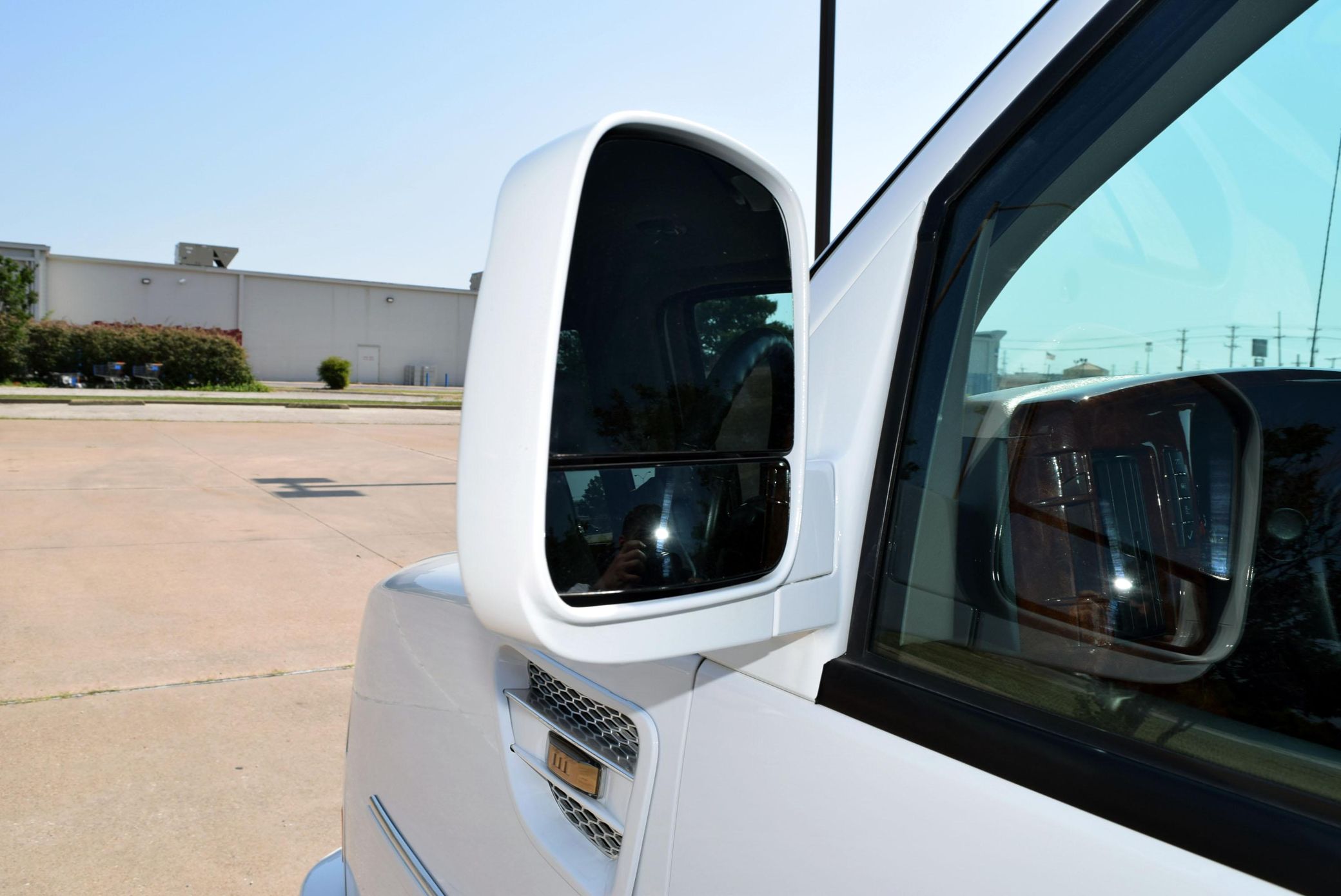 2015 GMC Savana G2500 Explorer Limited SE - Image 18