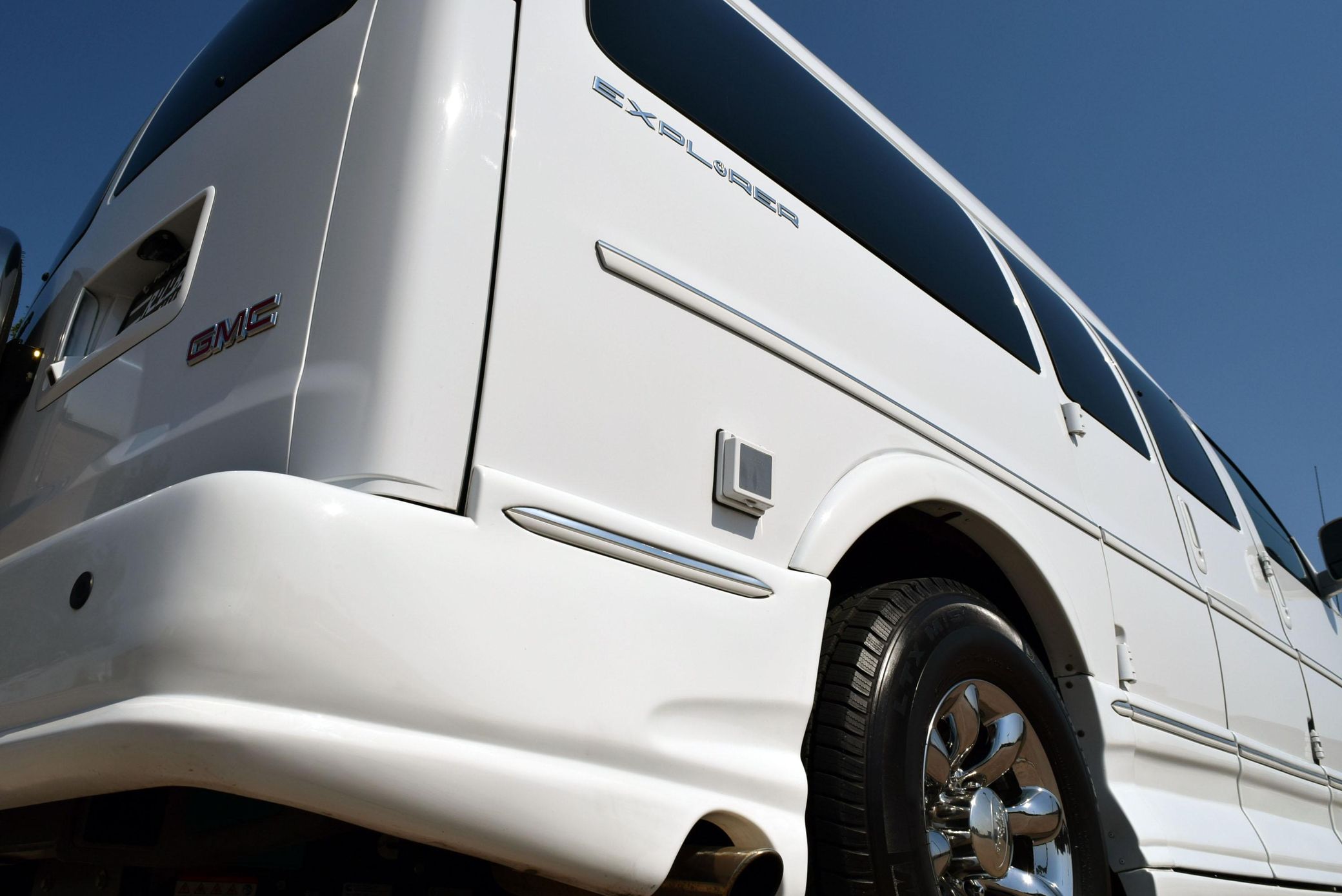 2015 GMC Savana G2500 Explorer Limited SE - Image 13