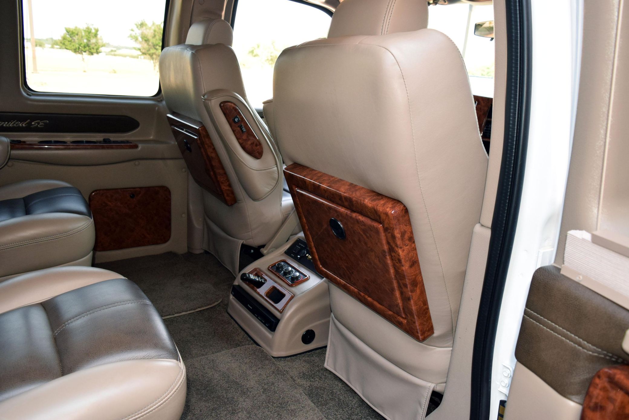 2015 GMC Savana G2500 Explorer Limited SE - Image 52